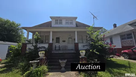 115 E Gaskins St, Harrisburg, IL 62946