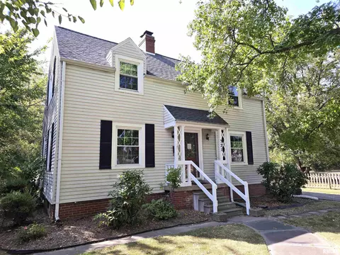 321 N East St, Olney, IL 62450