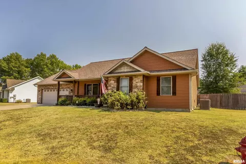 1105 Line Dr, Carterville, IL 62918