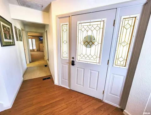 Entry Way - 62 Hancock Dr, Flora, IL 62839 photo 1 of 8