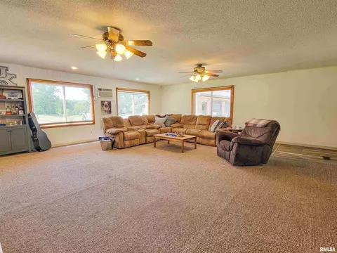 Living - 62 Hancock Dr, Flora, IL 62839 photo 6 of 6