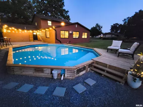 Exterior - 62 Hancock Dr, Flora, IL 62839 photo 4 of 25
