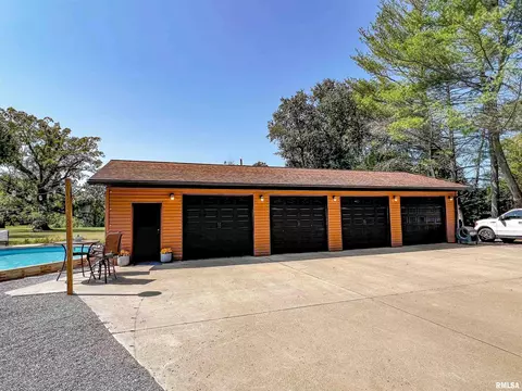 Exterior - 62 Hancock Dr, Flora, IL 62839 photo 6 of 25