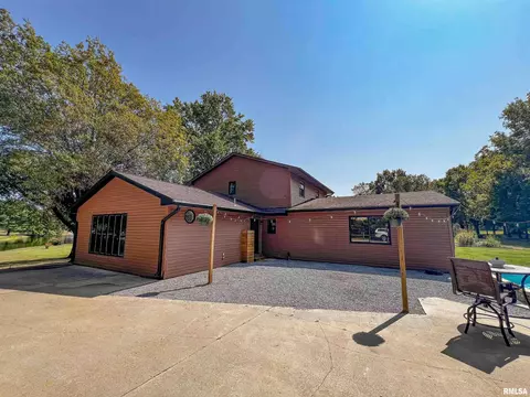Exterior - 62 Hancock Dr, Flora, IL 62839 photo 10 of 25