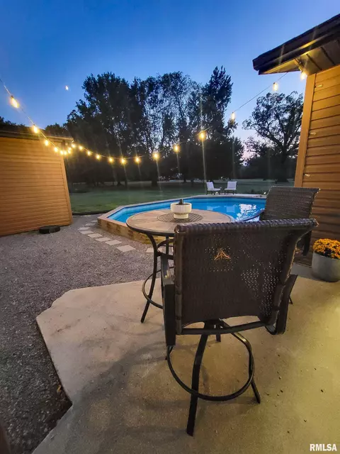 Exterior - 62 Hancock Dr, Flora, IL 62839 photo 16 of 25