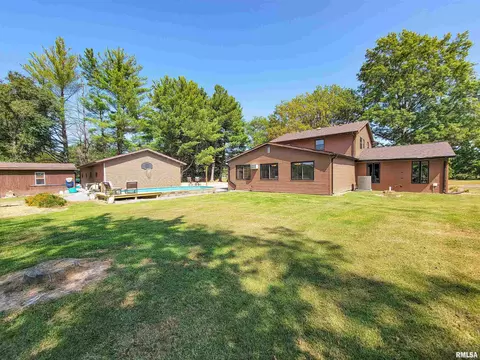 Exterior - 62 Hancock Dr, Flora, IL 62839 photo 23 of 25