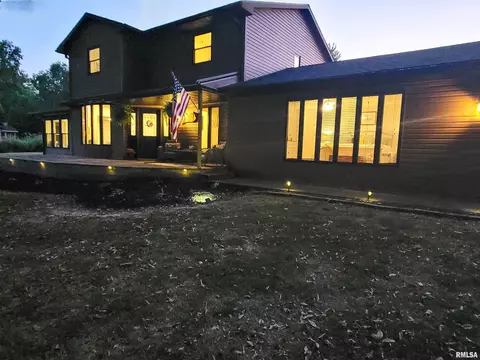 Exterior - 62 Hancock Dr, Flora, IL 62839 photo 2 of 25