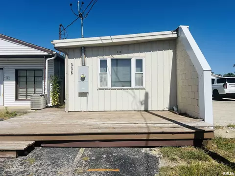 336 E Raymond St, Harrisburg, IL 62946