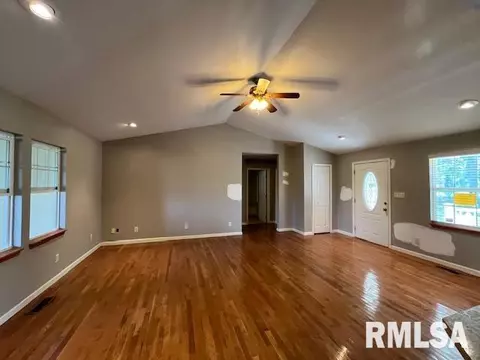 152 Dunivan Rd, Murphysboro, IL 62966 photo 2
