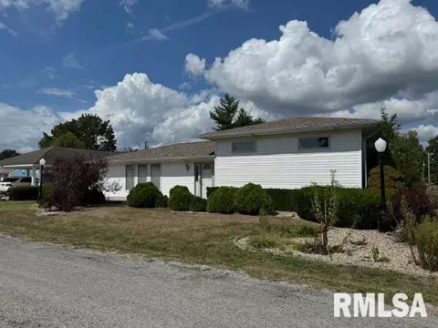 1401 N 13th St, Herrin, IL 62948