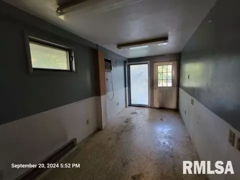 410 E Florence St, Sesser, IL 62884 photo 31