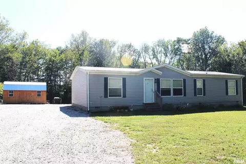 851 W Lincoln St, Dix, IL 62830