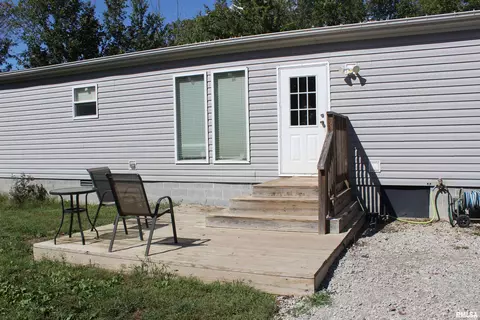 851 W Lincoln St, Dix, IL 62830 photo 3