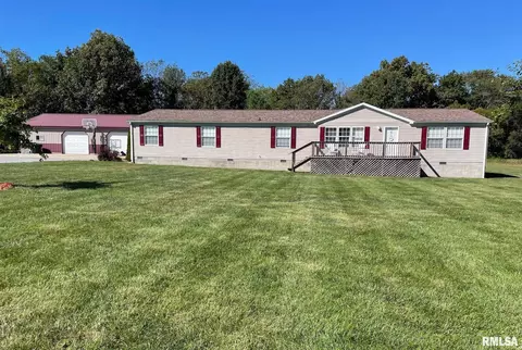 191 White Rd, Eldorado, IL 62930