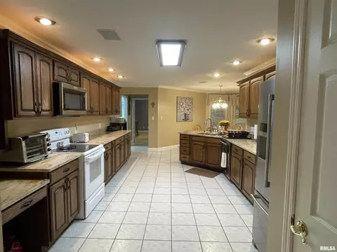 1702 Reveille Dr, Marion, IL 62959 photo 17