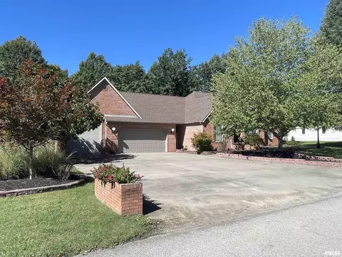 1702 Reveille Dr, Marion, IL 62959 photo 3