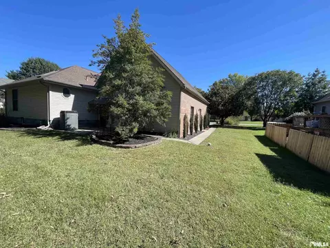 1702 Reveille Dr, Marion, IL 62959 photo 5