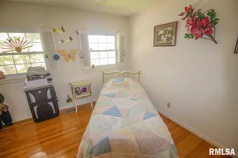 1029 E Calumet St, Centralia, IL 62801 photo 24