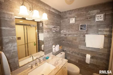 1029 E Calumet St, Centralia, IL 62801 photo 32
