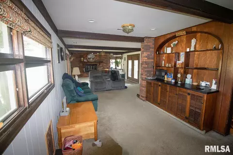 1029 E Calumet St, Centralia, IL 62801 photo 2