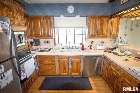 1029 E Calumet St, Centralia, IL 62801 photo 10