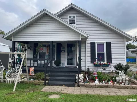 605 Oak St, Carmi, IL 62821