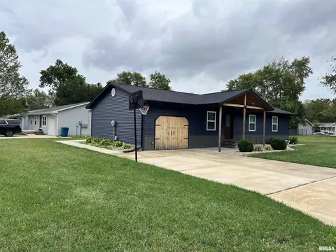 28 N Edgebrook Ln, Centralia, IL 62801 photo 4
