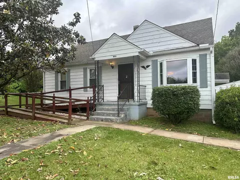 403 E Cross St, Dongola, IL 62926