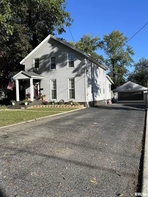 304 E Cole St, Du Quoin, IL 62832