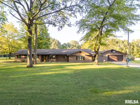 502 E Mohan St, Carterville, IL 62918