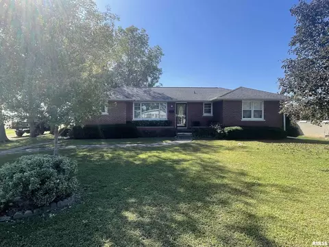 301 Iris Ln, Carmi, IL 62821 photo 1