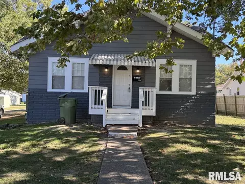 304 Madison St, Benton, IL 62812