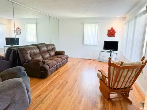 100 Division St, Anna, IL 62906 photo 12