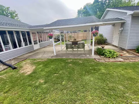 2128 Dewey St, Murphysboro, IL 62966 photo 3
