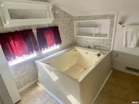 2128 Dewey St, Murphysboro, IL 62966 photo 23