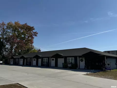 703 N Market St, Marion, IL 62959