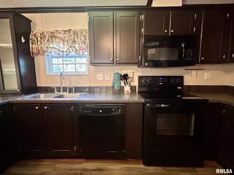 501 Grant Ave, Dowell, IL 62927 photo 9