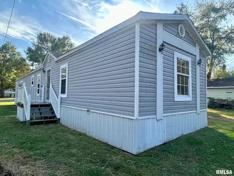 501 Grant Ave, Dowell, IL 62927 photo 2