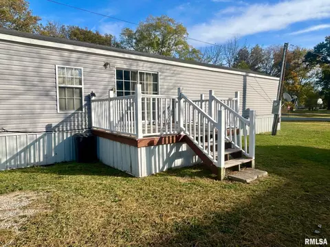 501 Grant Ave, Dowell, IL 62927 photo 4