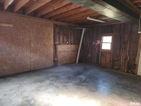211 E Florence St, Sesser, IL 62884 photo 28