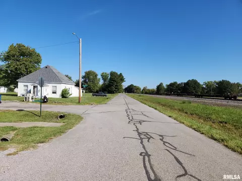 211 E Florence St, Sesser, IL 62884 photo 23