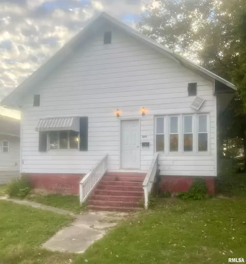 809 S 11th St, Herrin, IL 62948 photo 1