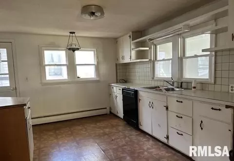 307 Morgan St, Anna, IL 62906 photo 14