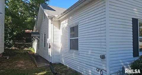 307 Morgan St, Anna, IL 62906 photo 7
