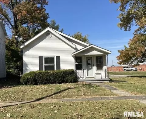 307 Morgan St, Anna, IL 62906 photo 2