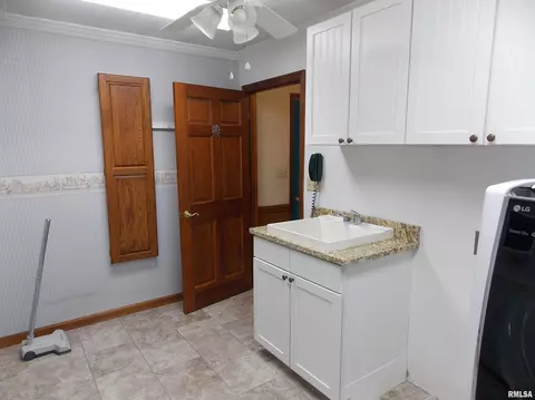 210 N Cherry St, Hoffman, IL 62250 photo 26