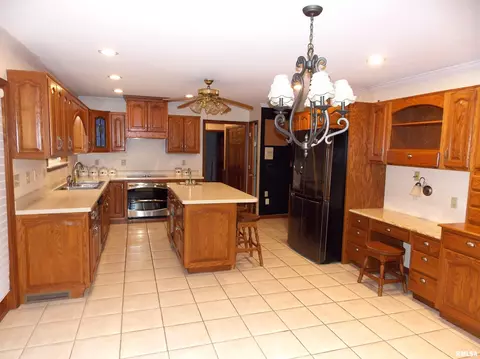 210 N Cherry St, Hoffman, IL 62250 photo 11