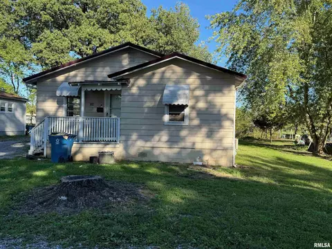 408 Lickliter St, Benton, IL 62812