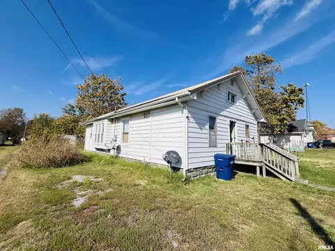 1109 Scott St, Eldorado, IL 62930 photo 3