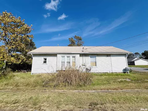 1109 Scott St, Eldorado, IL 62930 photo 5